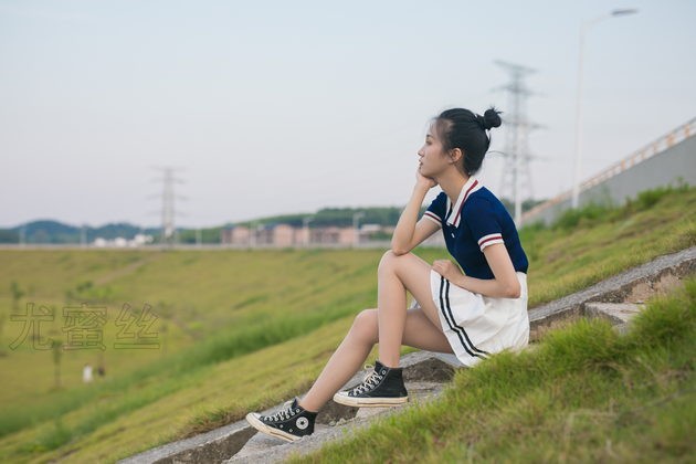 [尤蜜丝]穿搭写真 NO.012[30P／144MB]