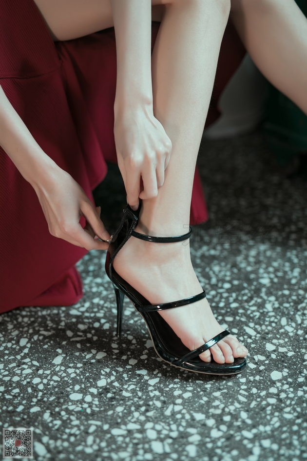 [尤蜜丝]穿搭写真 NO.015[70P+1V／306MB]